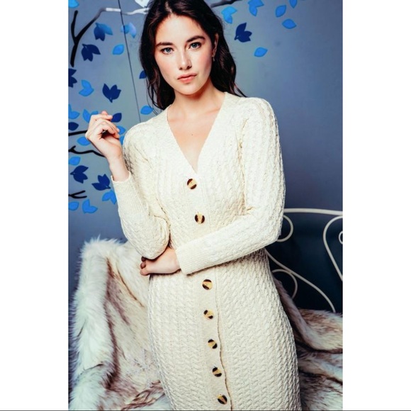 ONLY 2 LEFT!✨ The Eloise Chunky Cable Ribbed Sweater Dress - Picture 4 of 4